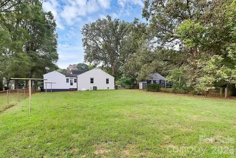 5726 Oak Drive Charlotte NC 28216