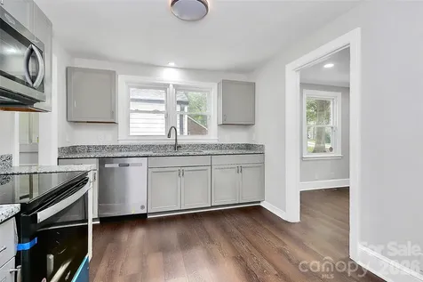 5726 Oak Drive Charlotte NC 28216