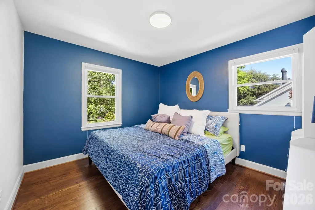 1941 Bentley Place Charlotte NC 28205