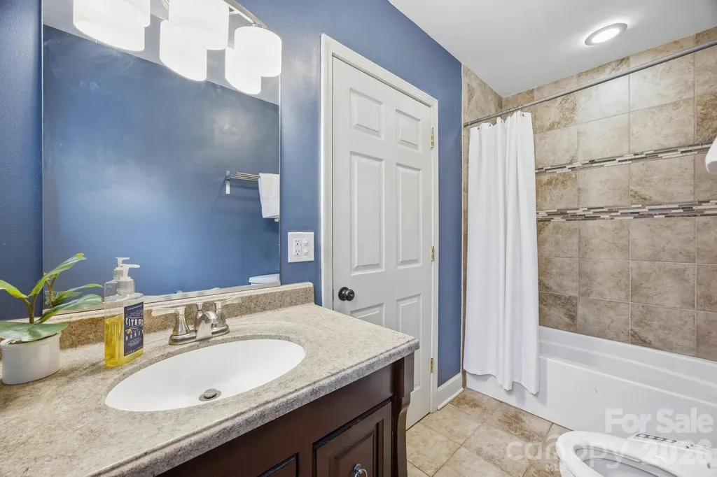 1941 Bentley Place Charlotte NC 28205