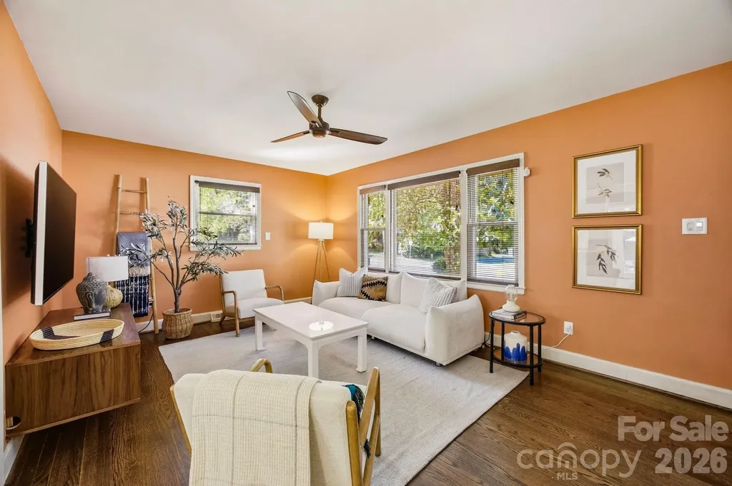 1941 Bentley Place Charlotte NC 28205