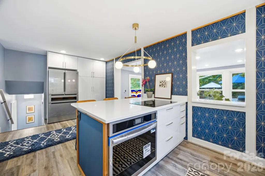 1941 Bentley Place Charlotte NC 28205