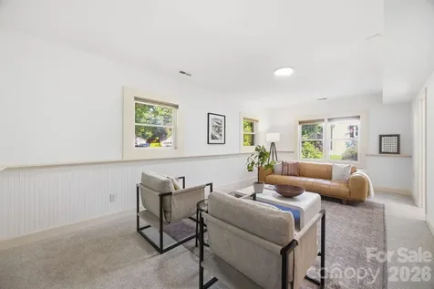 1941 Bentley Place Charlotte NC 28205