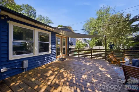 1941 Bentley Place Charlotte NC 28205