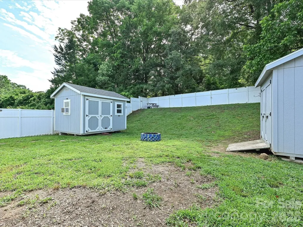 6302 Summerour Place Charlotte NC 28214
