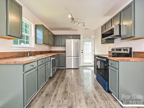 6302 Summerour Place Charlotte NC 28214