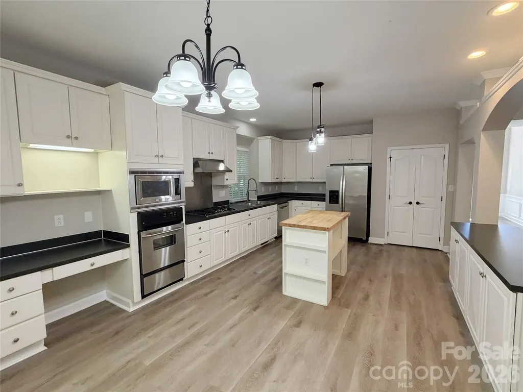 6000 Hunter Lane Matthews NC 28104