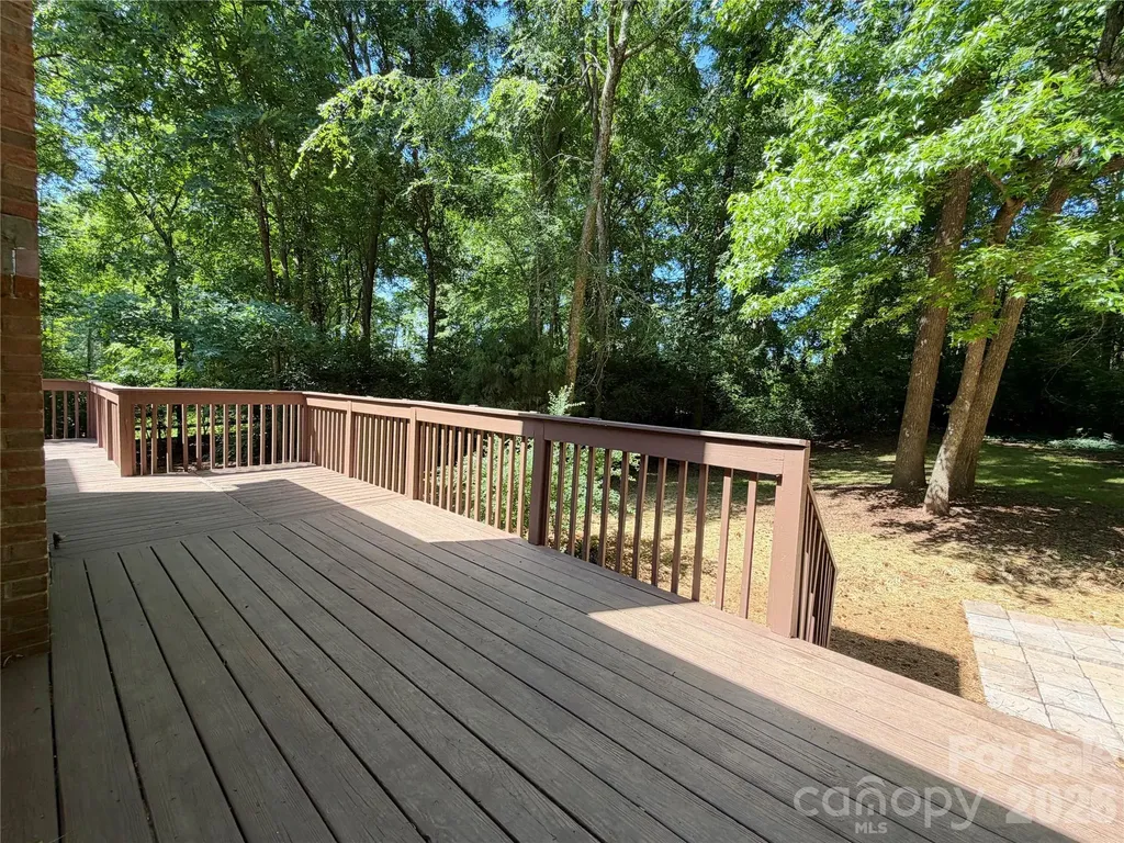 6000 Hunter Lane Matthews NC 28104