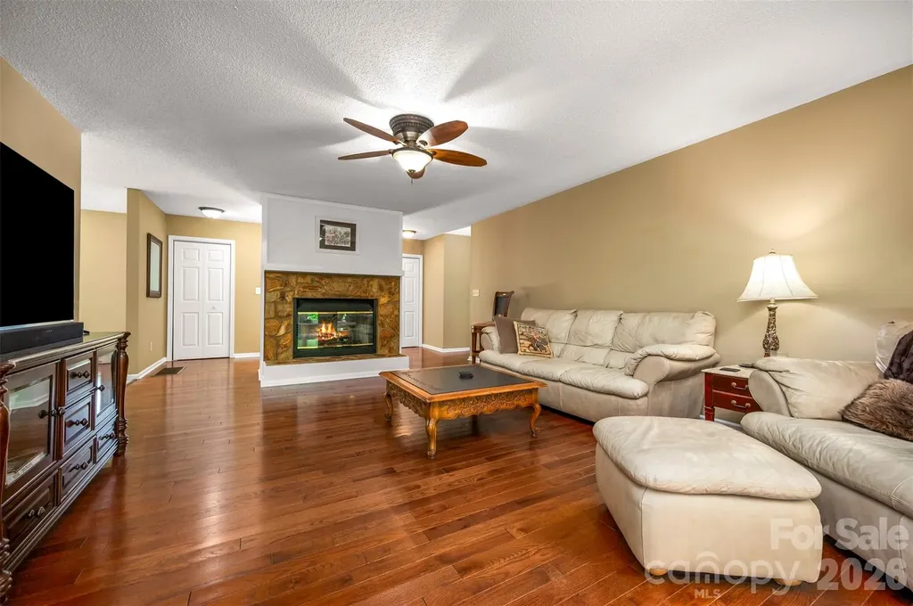 66 Oakwood Lane Columbus NC 28722