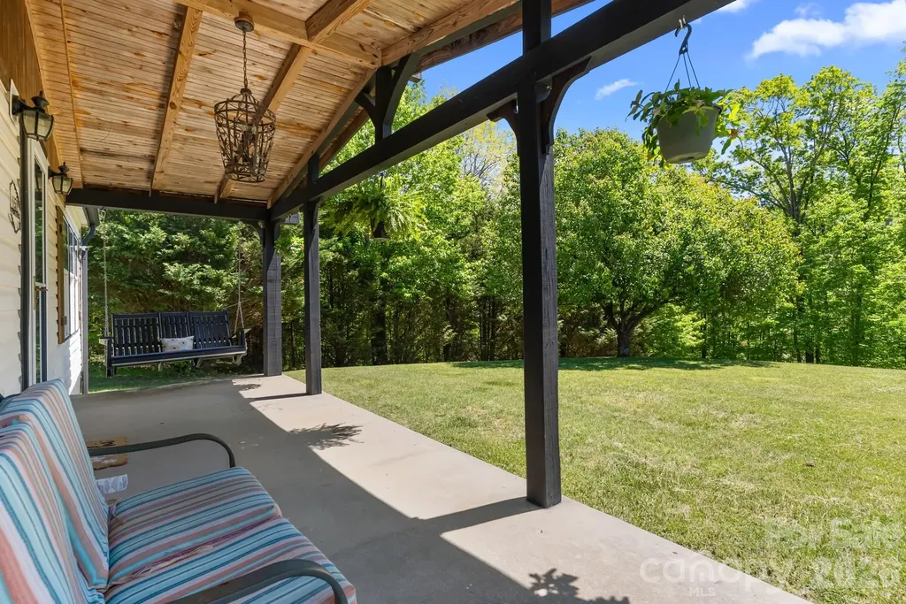 152 Pioneer Ridge Sparta NC 28675
