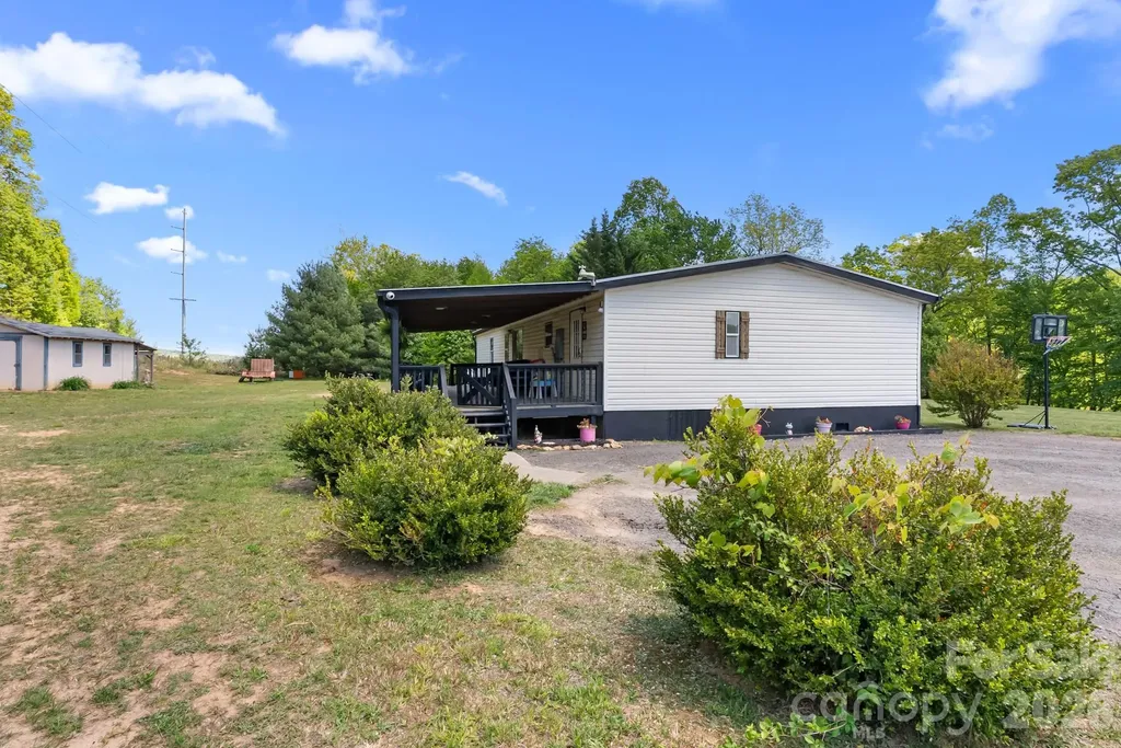 152 Pioneer Ridge Sparta NC 28675