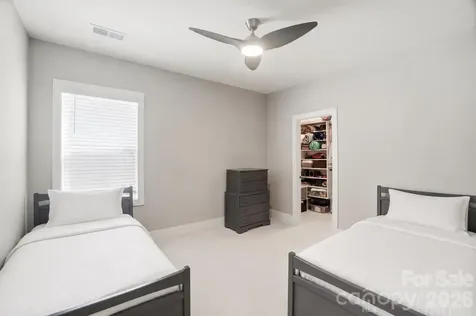 5225 Glenwalk Drive Charlotte NC 28269