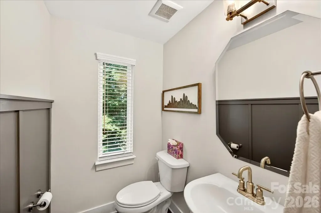 4136 Castleton Road Charlotte NC 28211