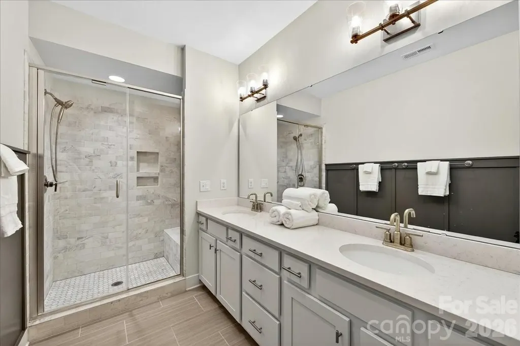 4136 Castleton Road Charlotte NC 28211