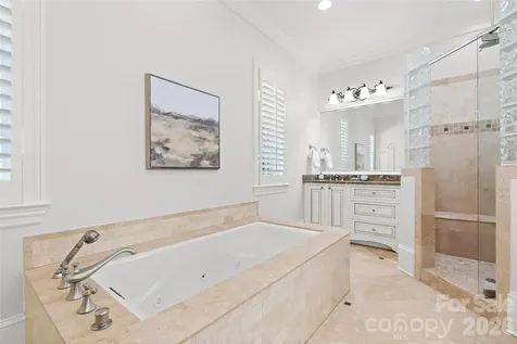 2427 Danbury Street Charlotte NC 28211