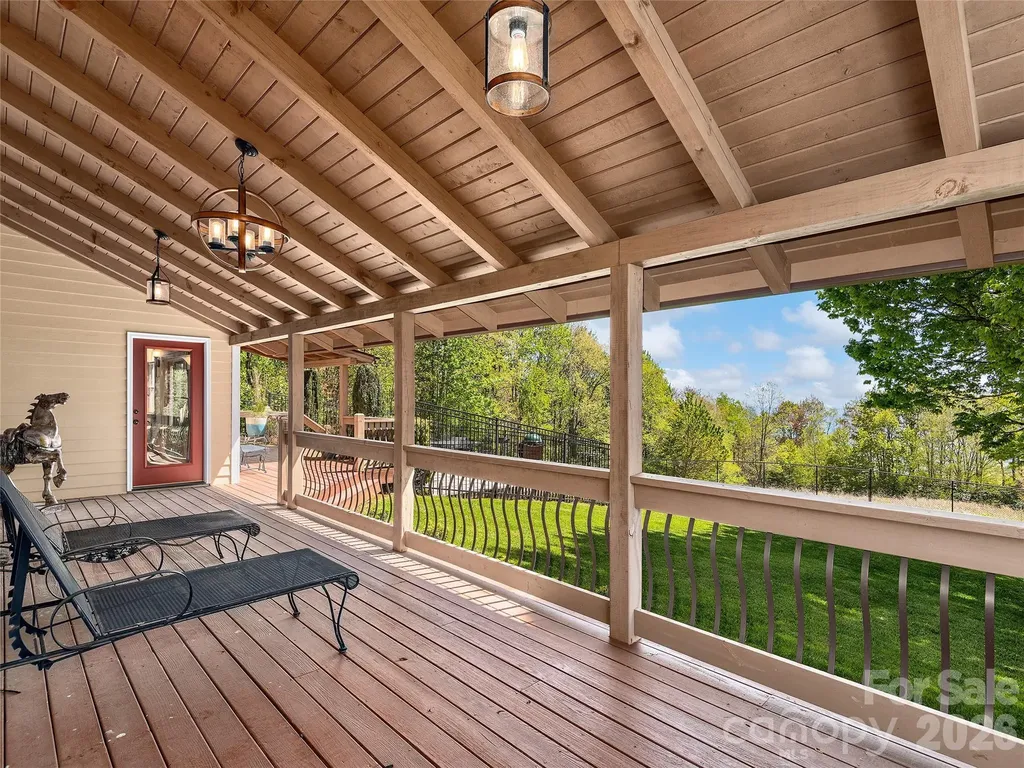 350 Snow Flake Lane Maggie Valley NC 28751