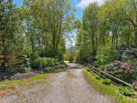 350 Snow Flake Lane Maggie Valley NC 28751