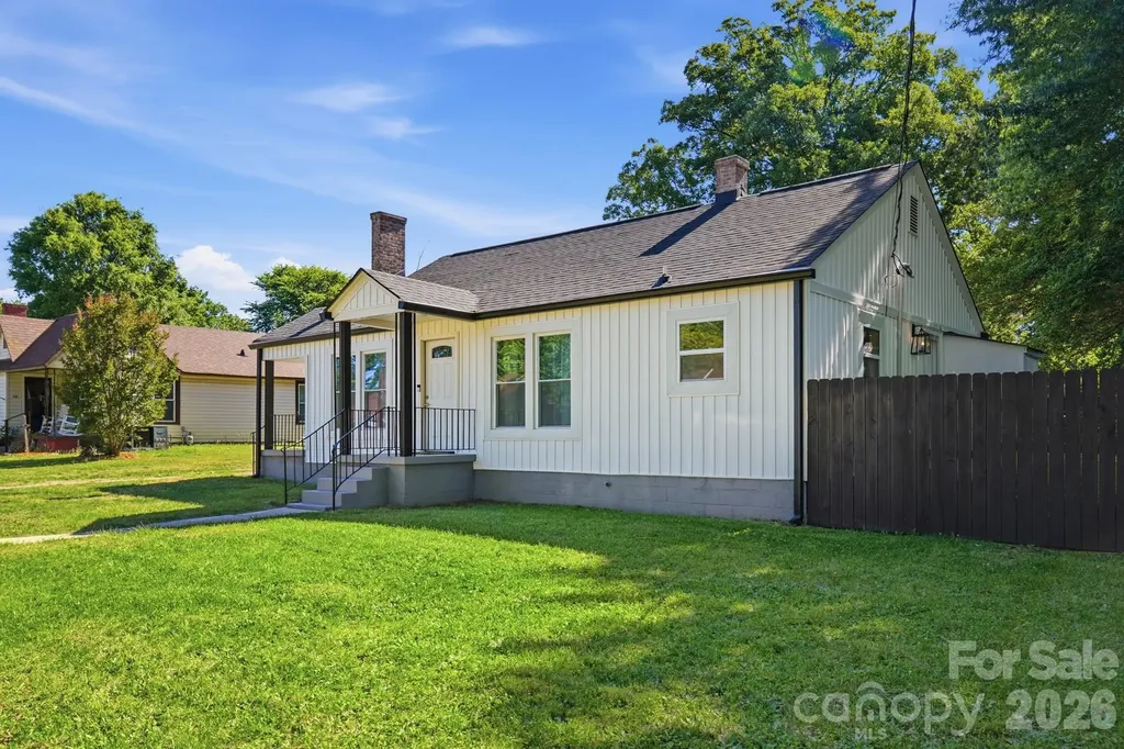 912 Laura Avenue Kannapolis NC 28083