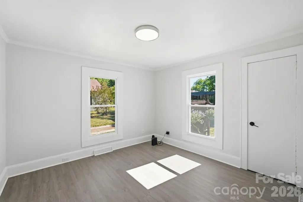 912 Laura Avenue Kannapolis NC 28083