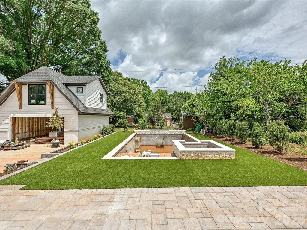 1329 Bevis Drive Charlotte NC 28209
