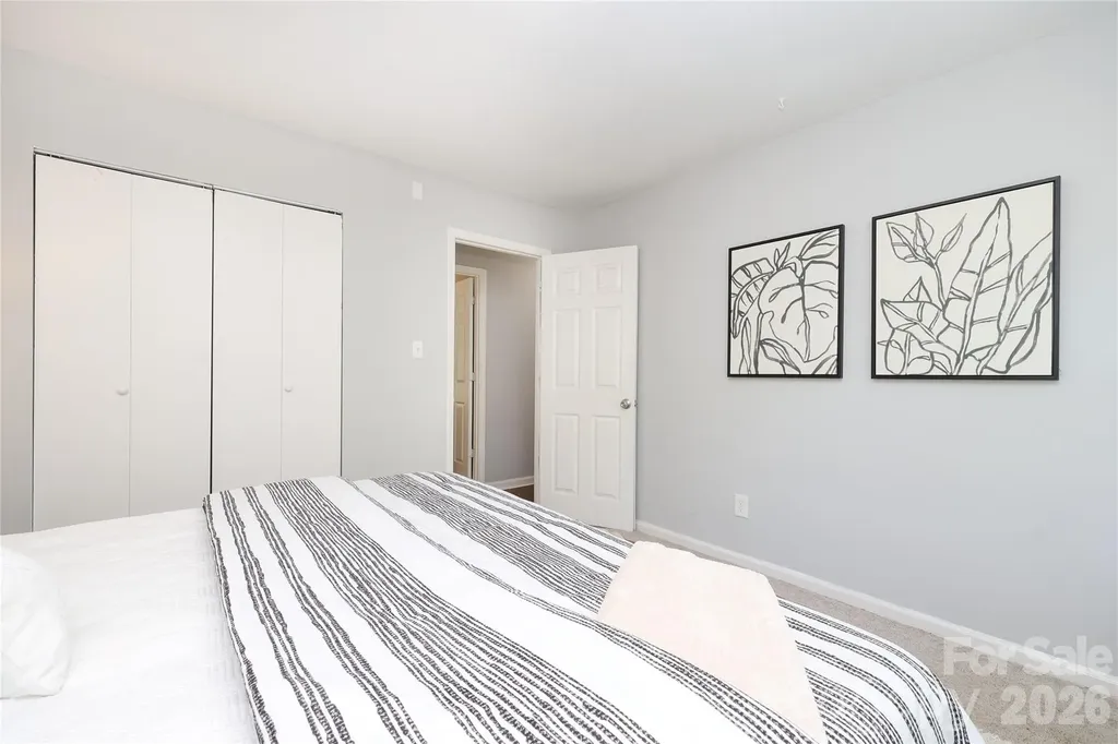 609 Fawnbrook Lane Charlotte NC 28217