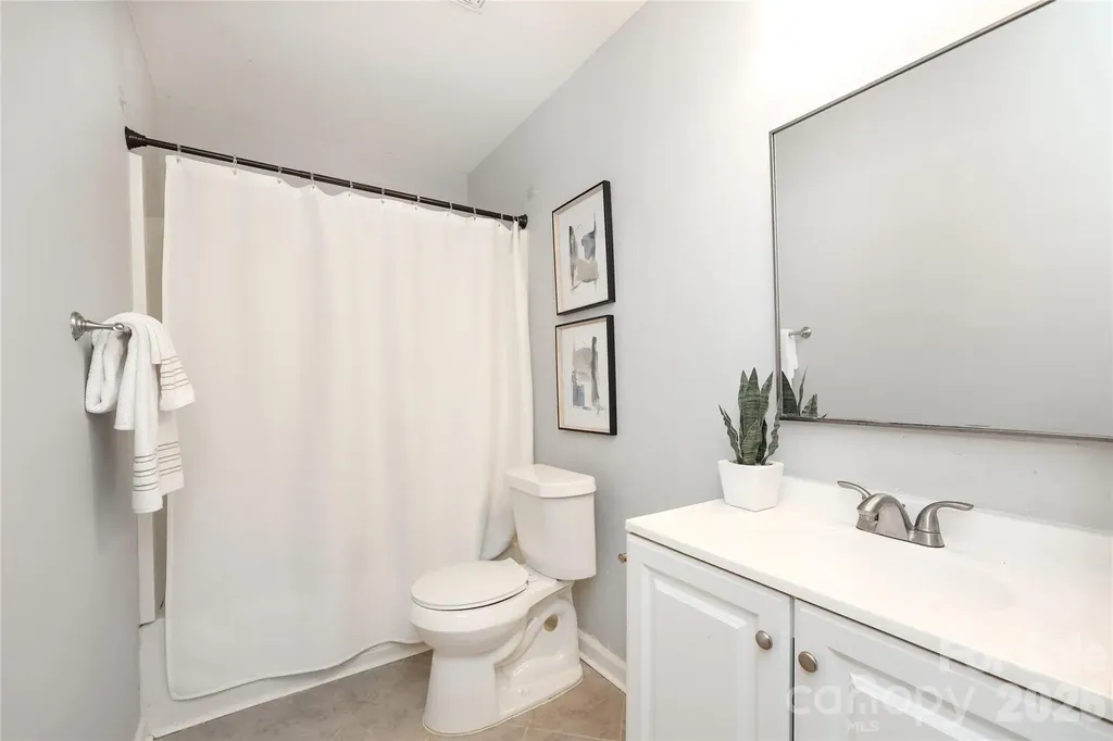 609 Fawnbrook Lane Charlotte NC 28217