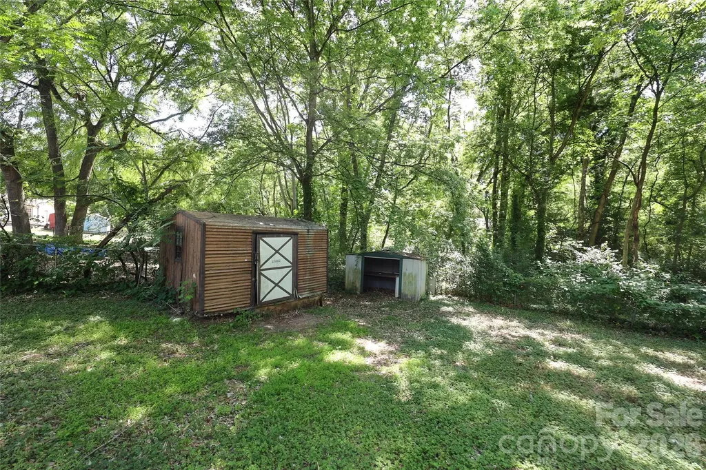 609 Fawnbrook Lane Charlotte NC 28217
