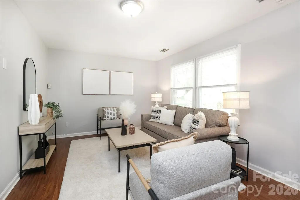 609 Fawnbrook Lane Charlotte NC 28217