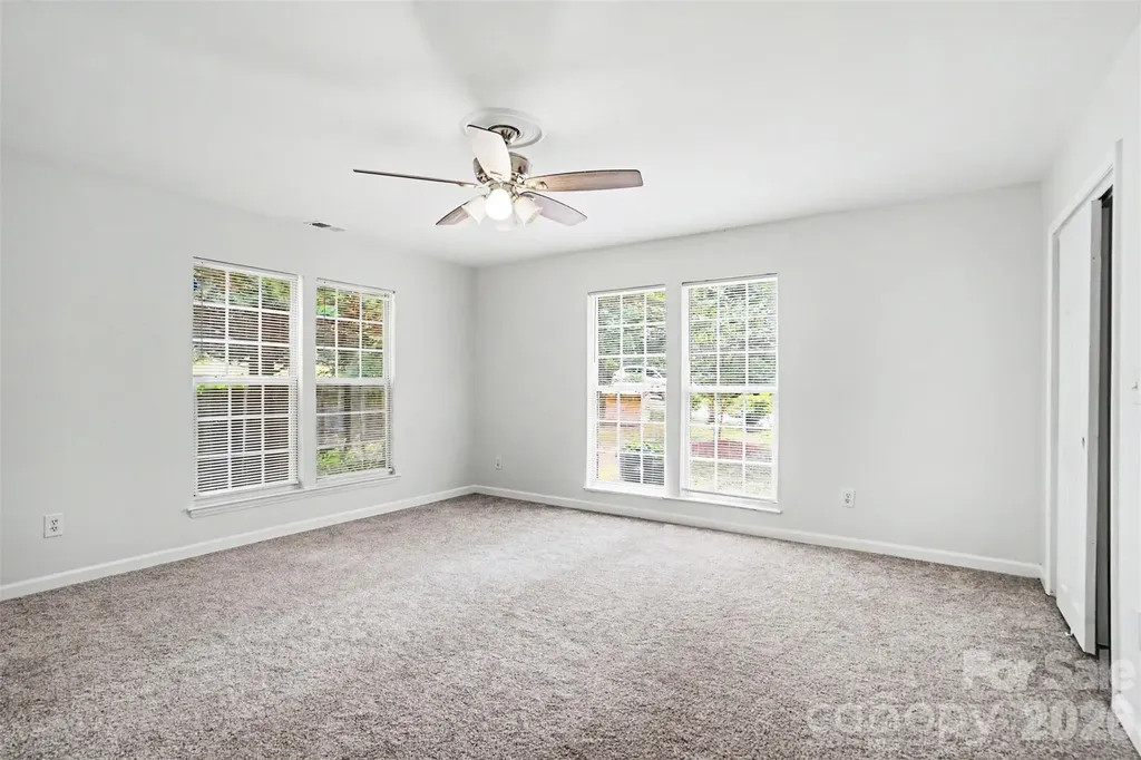 9118 S Lakebrook Road Charlotte NC 28214