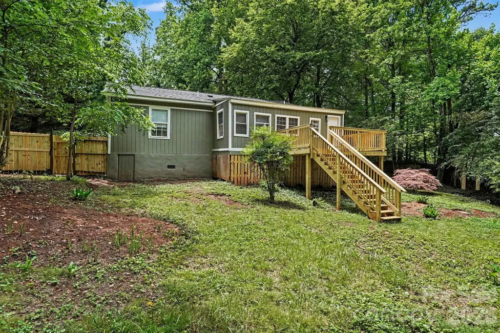 9118 S Lakebrook Road Charlotte NC 28214