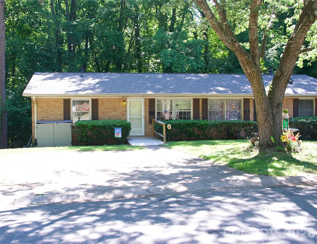 4631 Highlake Drive Charlotte NC 28215
