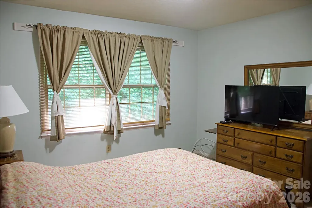 4631 Highlake Drive Charlotte NC 28215