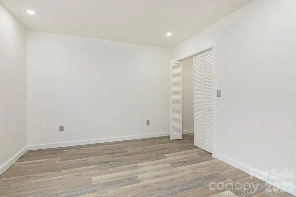286 Berkeley Road Hendersonville NC 28792