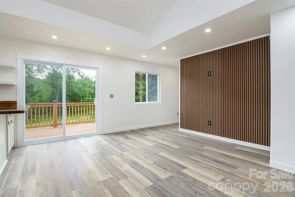 286 Berkeley Road Hendersonville NC 28792