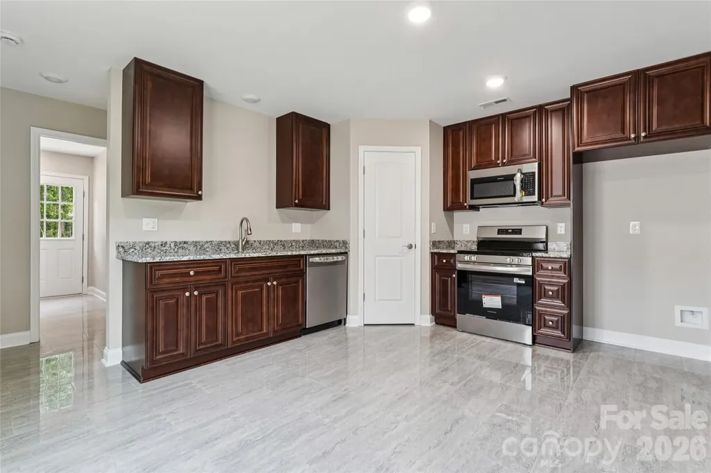 209 W 17th Street Kannapolis NC 28081