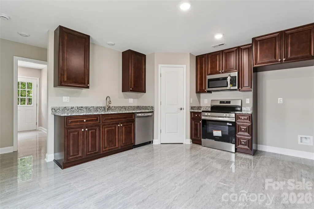 209 W 17th Street Kannapolis NC 28081