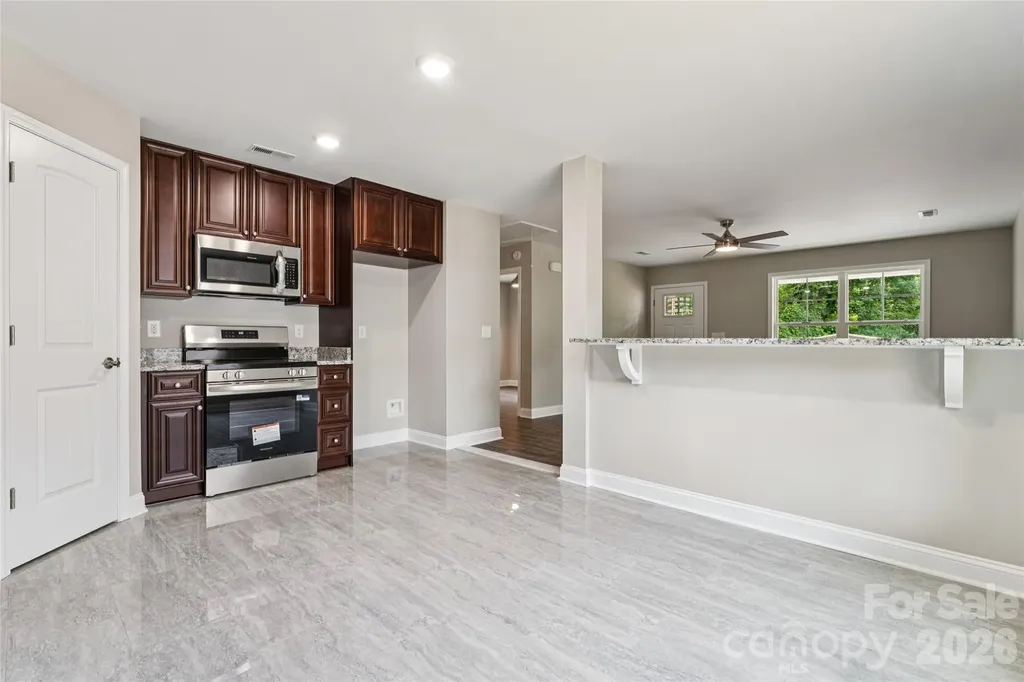 209 W 17th Street Kannapolis NC 28081