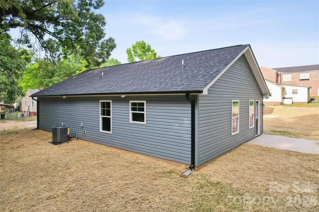 209 W 17th Street Kannapolis NC 28081
