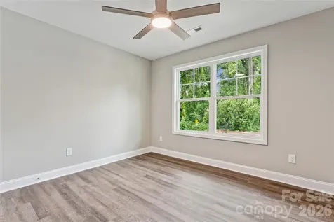 209 W 17th Street Kannapolis NC 28081