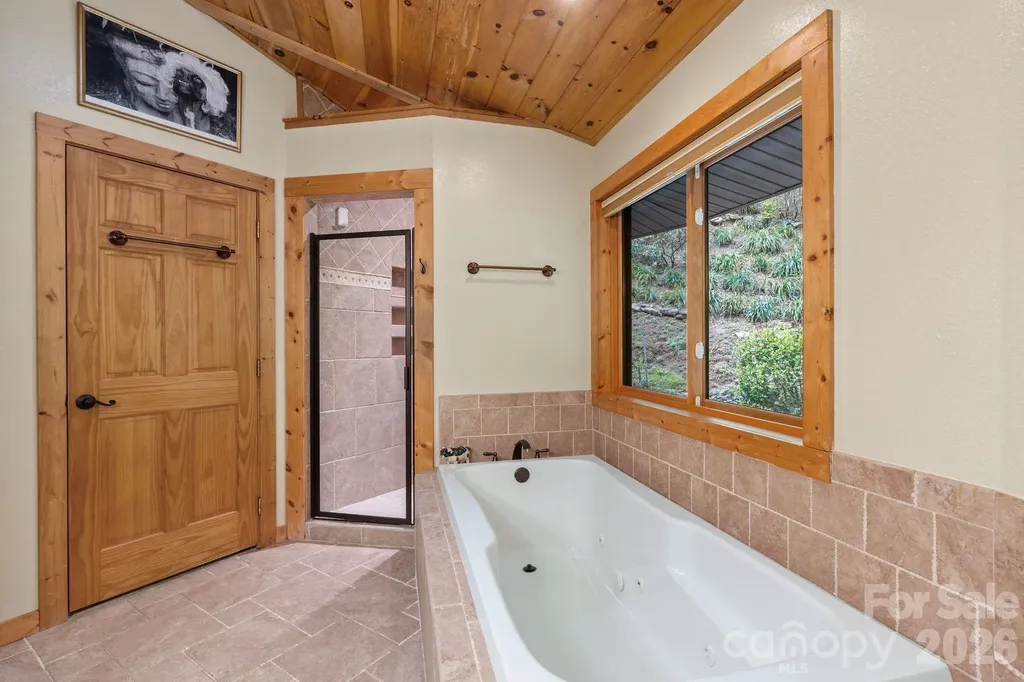 140 Slim Ridge Maggie Valley NC 28751