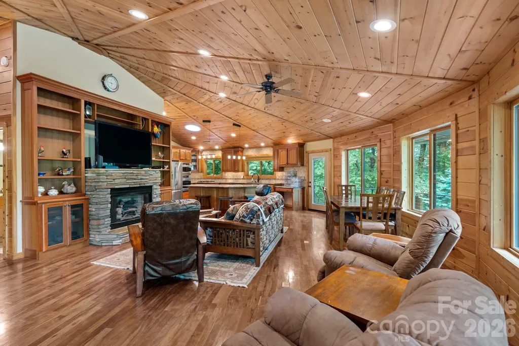 140 Slim Ridge Maggie Valley NC 28751