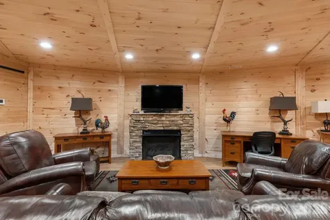 140 Slim Ridge Maggie Valley NC 28751