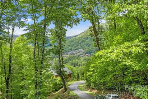 140 Slim Ridge Maggie Valley NC 28751