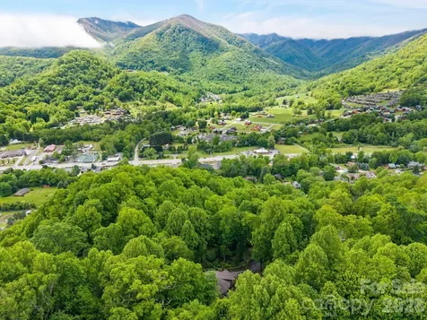 140 Slim Ridge Maggie Valley NC 28751