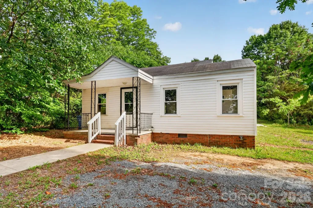 1121 Lundix Street Albemarle NC 28001