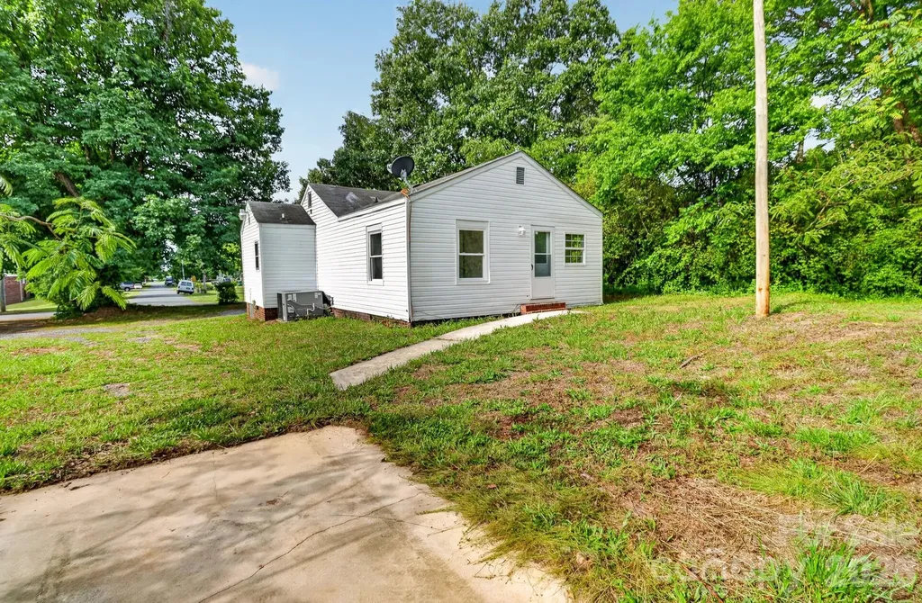 1121 Lundix Street Albemarle NC 28001