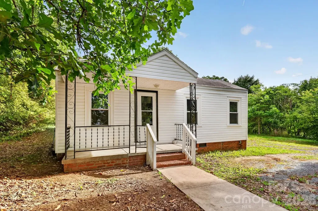 1121 Lundix Street Albemarle NC 28001