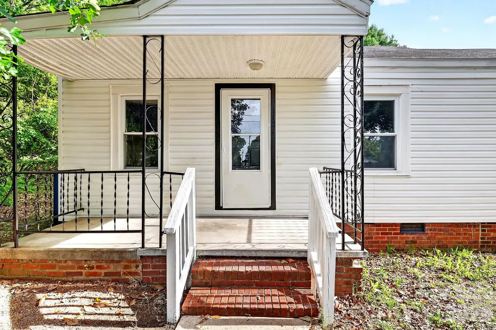 1121 Lundix Street Albemarle NC 28001