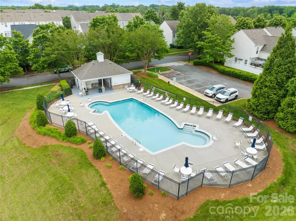 15711 King Louis Court Charlotte NC 28277