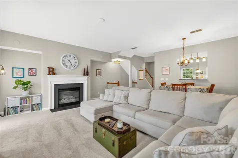 15711 King Louis Court Charlotte NC 28277
